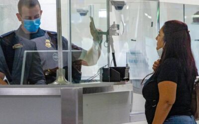 Inteligencia artificial en controles fronterizos: cómo se usa para rastrear viajeros