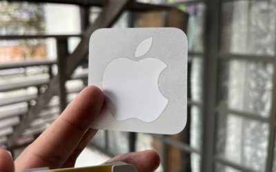 El Fin de una Era: El iPhone 16 No Incluirá Stickers de Apple en su Caja