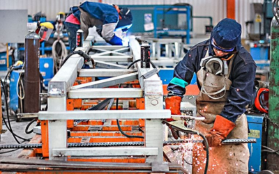 Crecimiento del PBI del sector manufactura en Perú: 2.2% en agosto 2024 impulsado por la industria