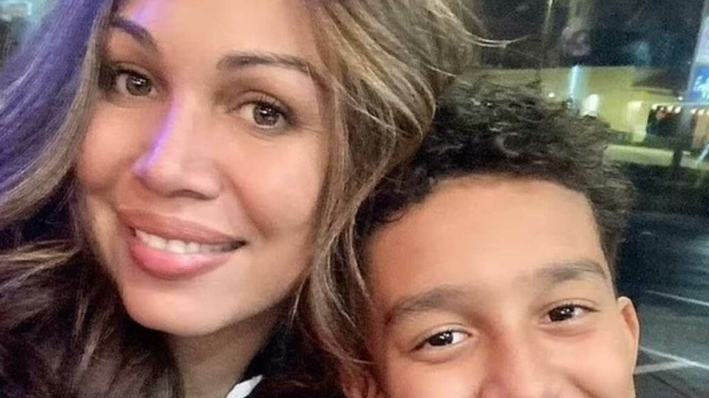 Madre Demanda a Character.AI tras el Suicidio de su Hijo: Impacto de los Chatbots en Jóvenes