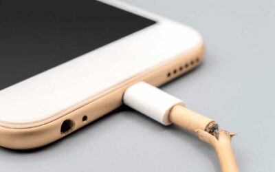 Cables falsos y dañados: Peligros de cargar tu celular y cómo protegerte