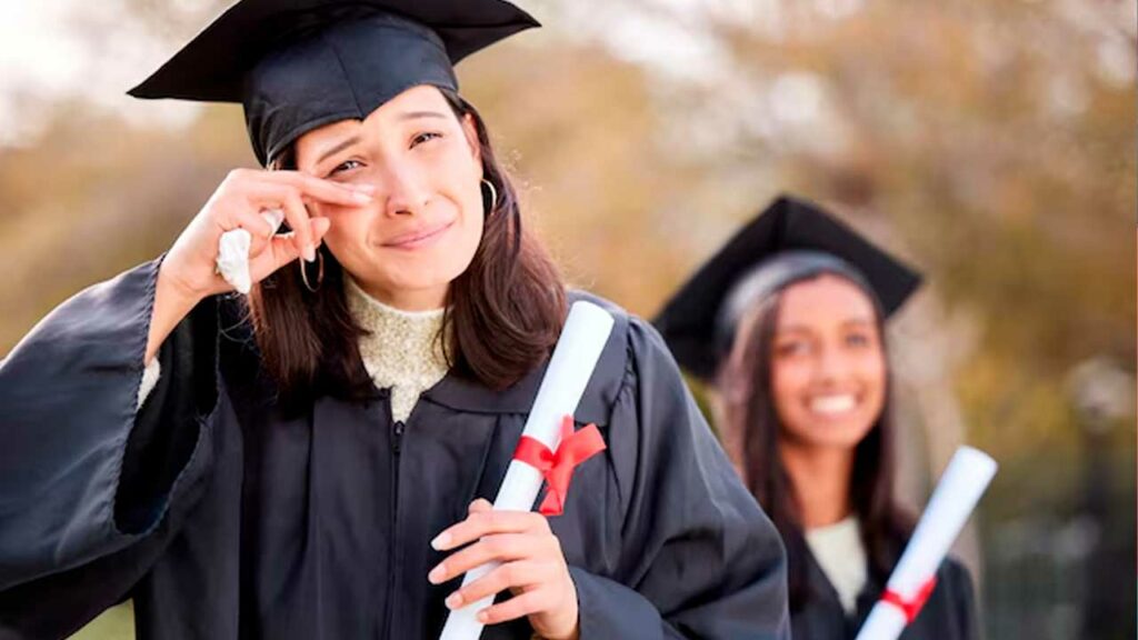 Las 5 carreras con los peores sueldos en Perú, según ChatGPT