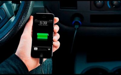 ¿Por qué cargar tu celular en el auto puede dañar su batería? Alternativas seguras
