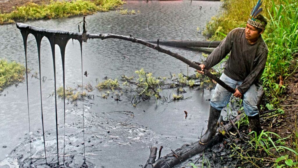 Impacto de Petroperú: Costo al Gobierno y Derrames de Petróleo.