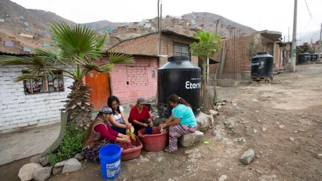 Más de 10 millones de peruanos vulnerables: Impacto del crecimiento económico del 3%