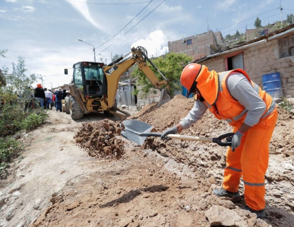 Crecimiento de la Inversión Pública en Perú: Un Aumento del 14.69% en Septiembre
