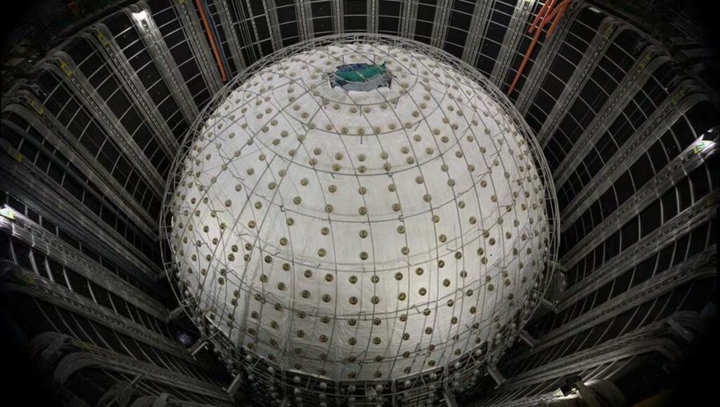 China finaliza construcción del Gran Detector Esférico para captar partículas fantasma
