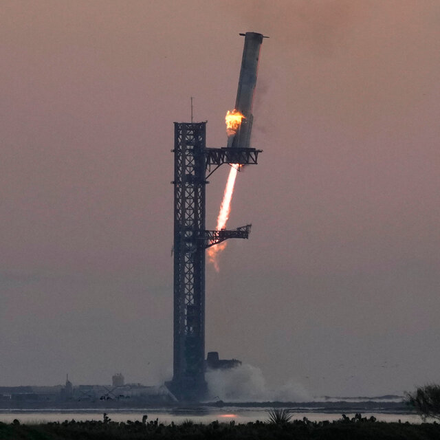 SpaceX marca un hito al capturar cohetes con brazos mecánicos: Un paso clave hacia Marte
